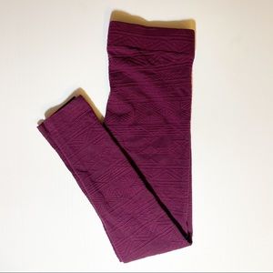 American Eagle Purple Highwaisted Leggings Sz Small Geometric Aztec Pattern